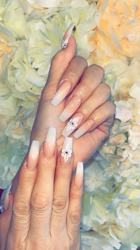 Su nails and spa — Nail salon in Elgin